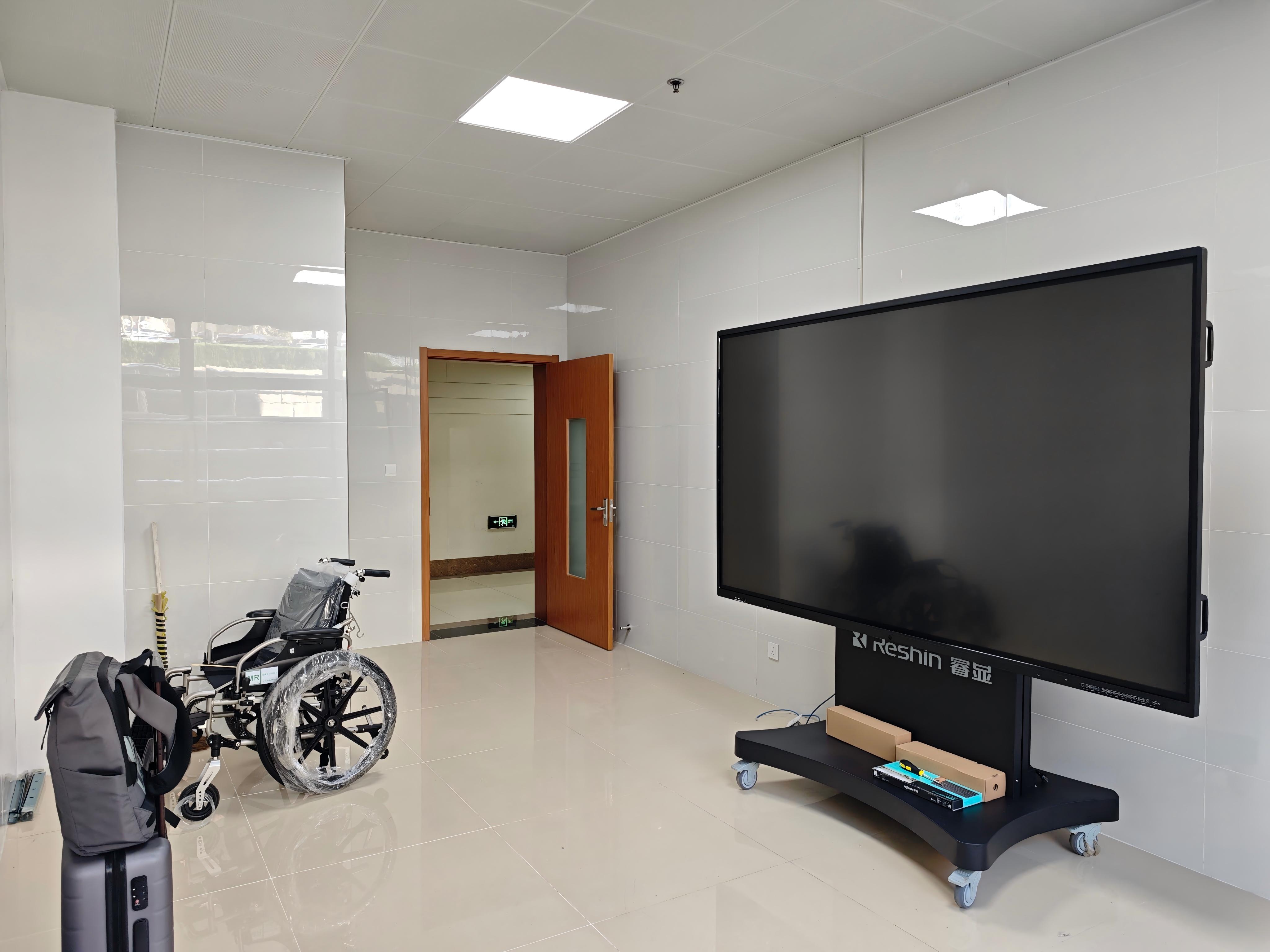 医用大屏显示器