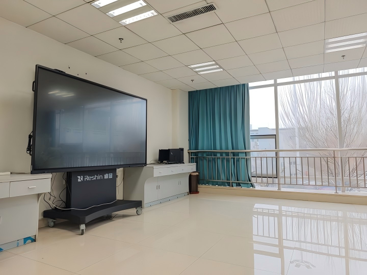 医用大屏显示器