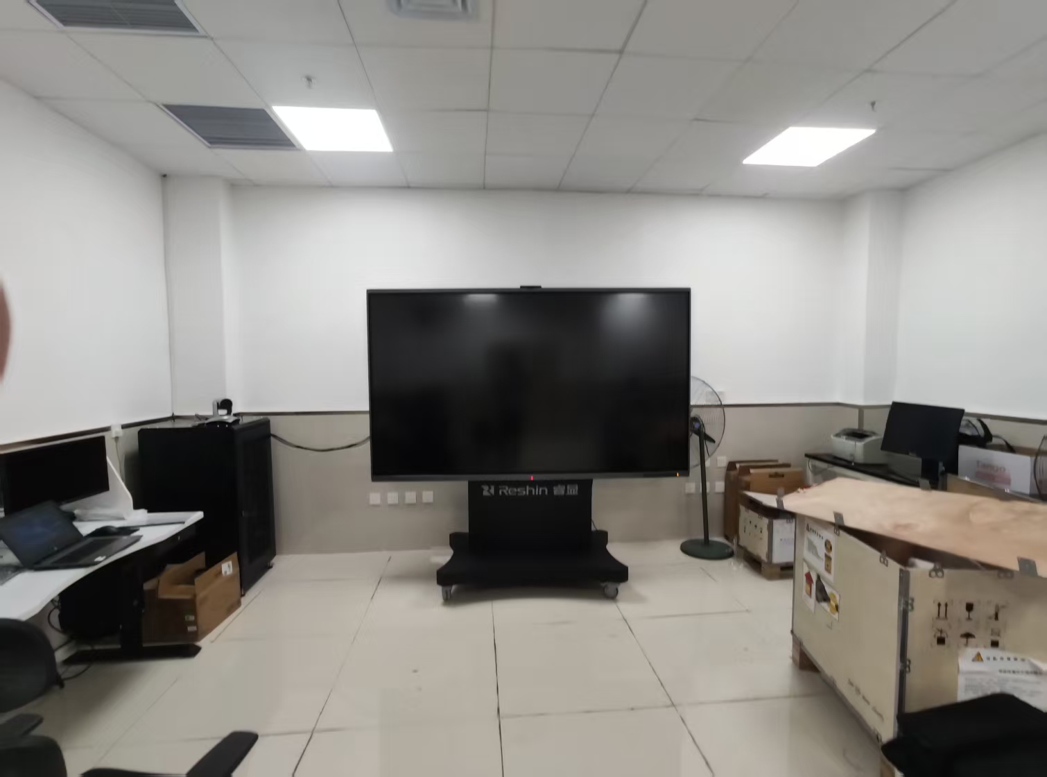 医用大屏显示器