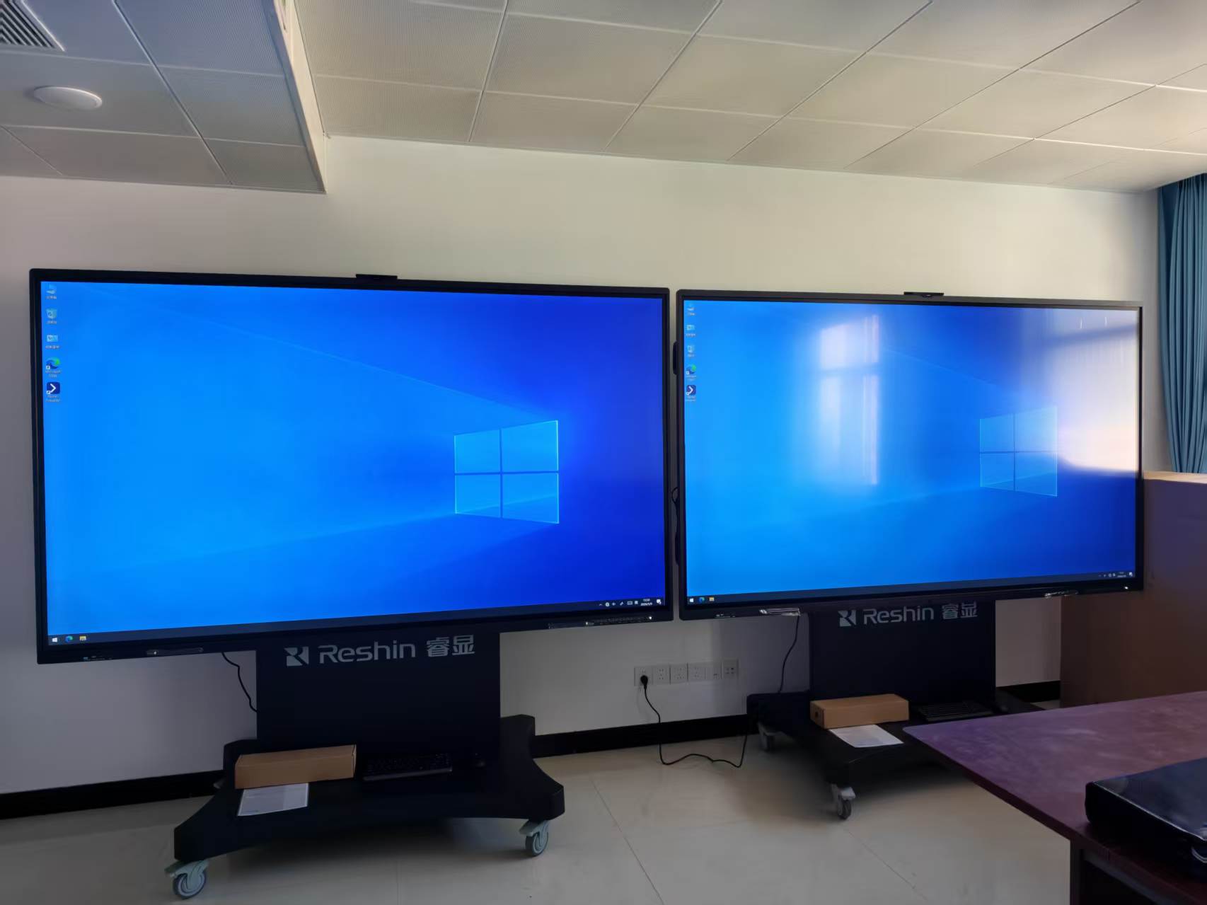 医用大屏显示器